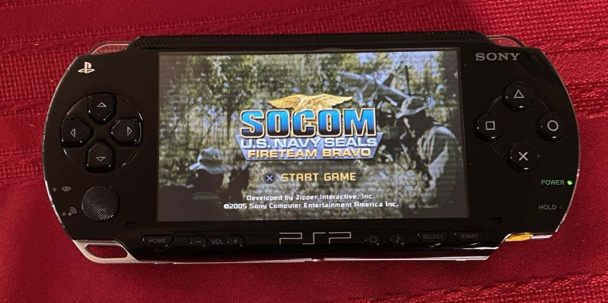 Sony PSP 1001 PlayStation Portable Handheld Console with 4 Games & Case TESTED