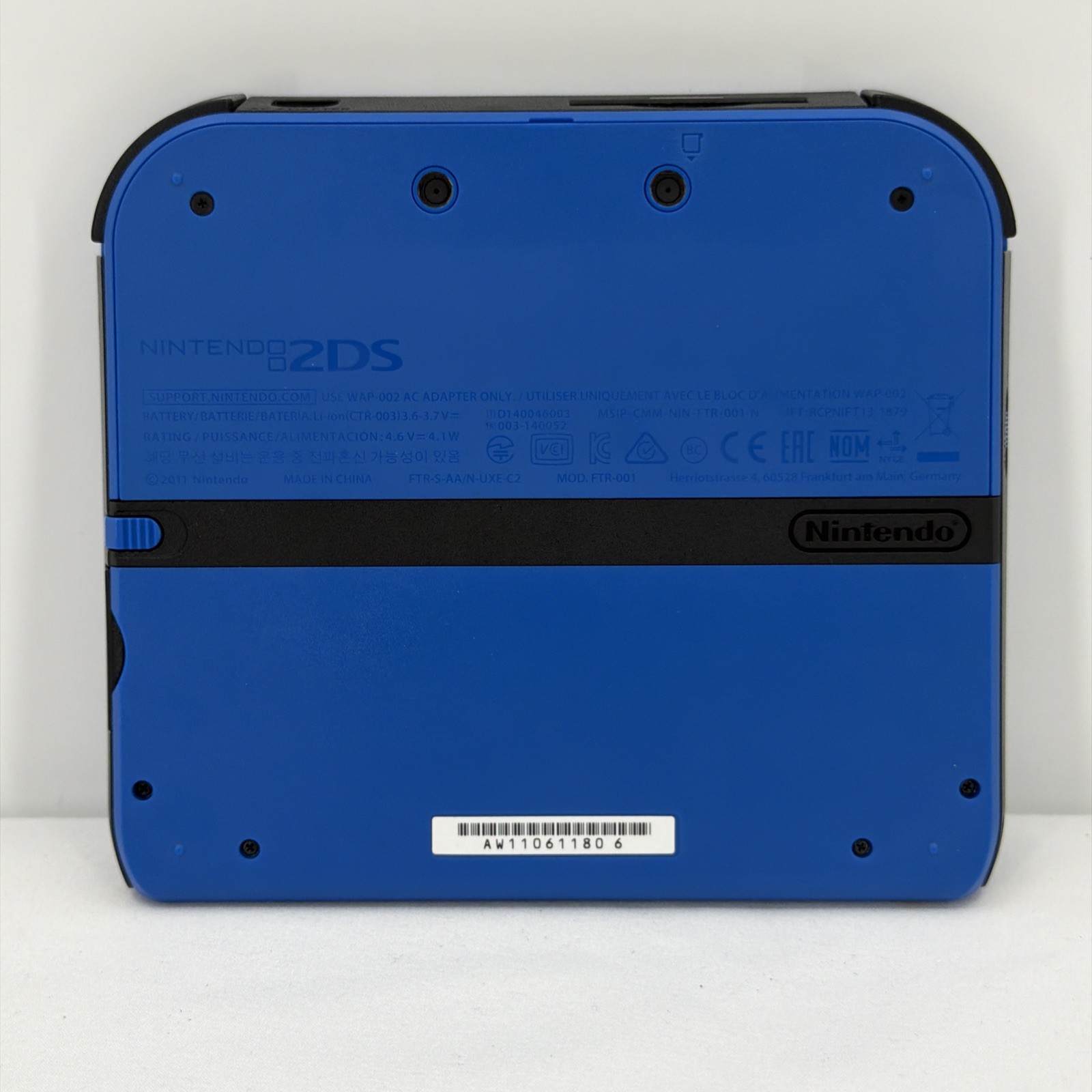 Nintendo 2DS Electric Blue Handheld Console FTR-001 Bundle 4GB SD Card & Stylus