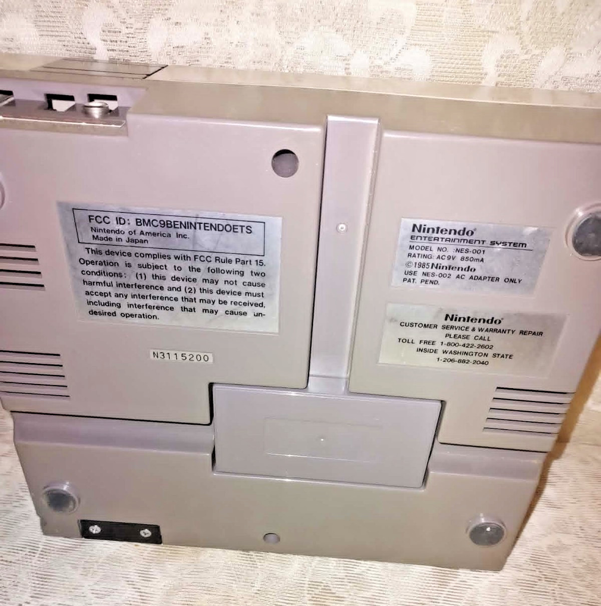 Original 1985 Nintendo NES-001 Console For Repair! – Blinking Red Light 1 Game