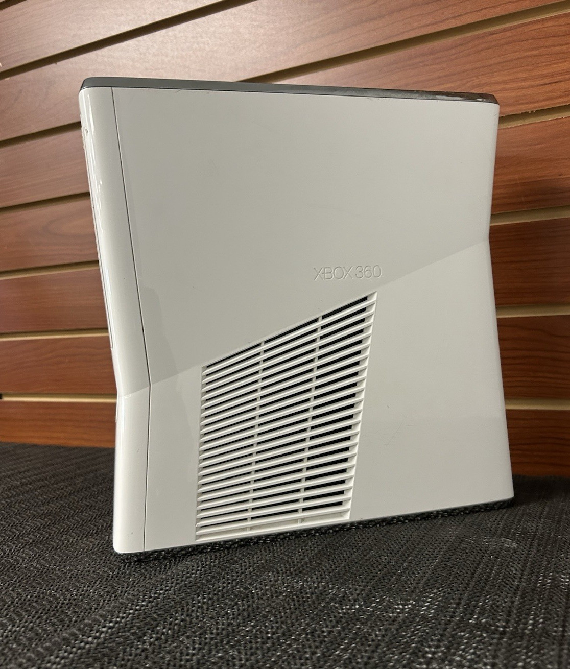 Microsoft Xbox 360 S Console Gaming System Glossy White 1439 250GB READ