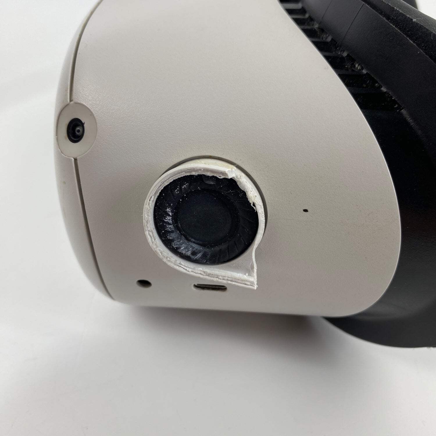 Broken Meta Quest 2 128GB Standalone All-in-One VR Headset KW49CM Broken Strap
