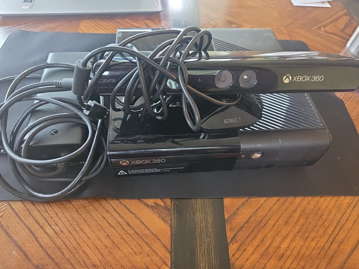 Xbox 360 E Console Model 1538 with Power Cord Controller Plus 360 Kinnect