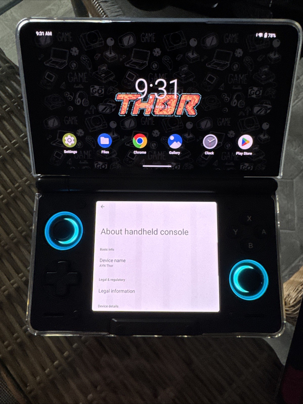 AYN Thor Pro Black 12GB + 256GB – Batch 2 – With Stickers, Clear Case, And Grip!