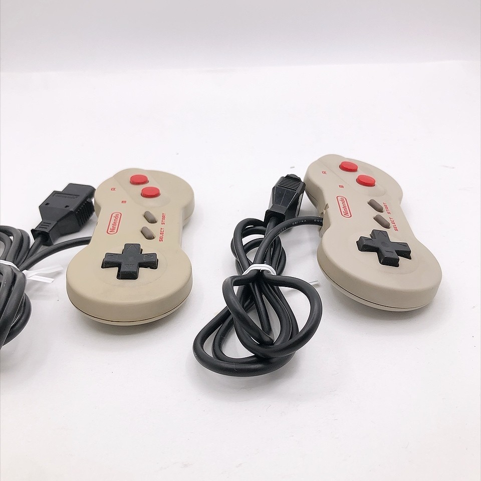 Nintendo New Famicom Console AV HVC-101 2 Controller Made in Japan NES Tested
