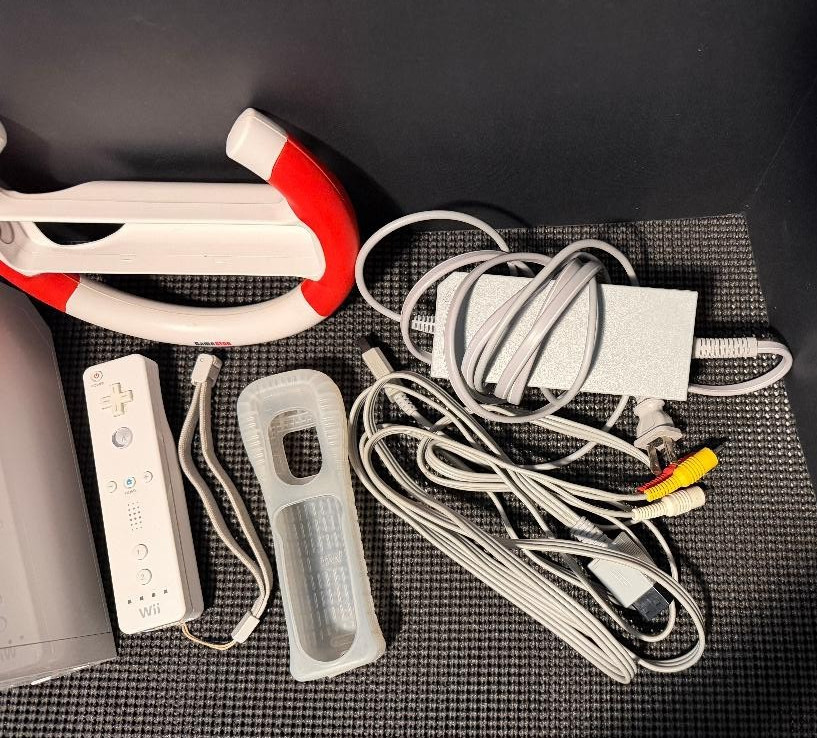 Nintendo Wii RVL-001 console plus accessories Wii converter to hdmi LOOK!