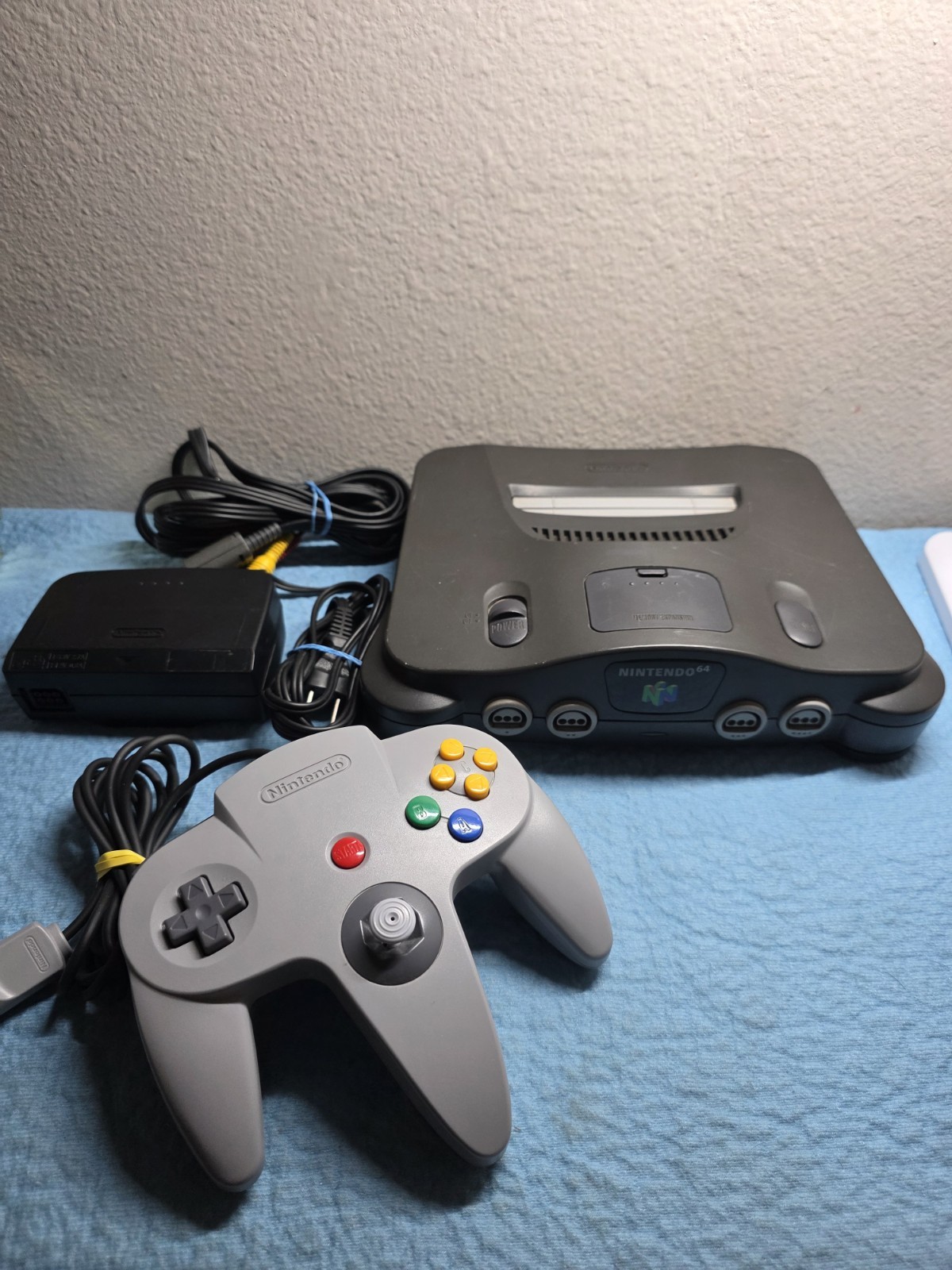 Nintendo 64 Console NUS-001 & OEM Cables – Black – Region Free – Tested