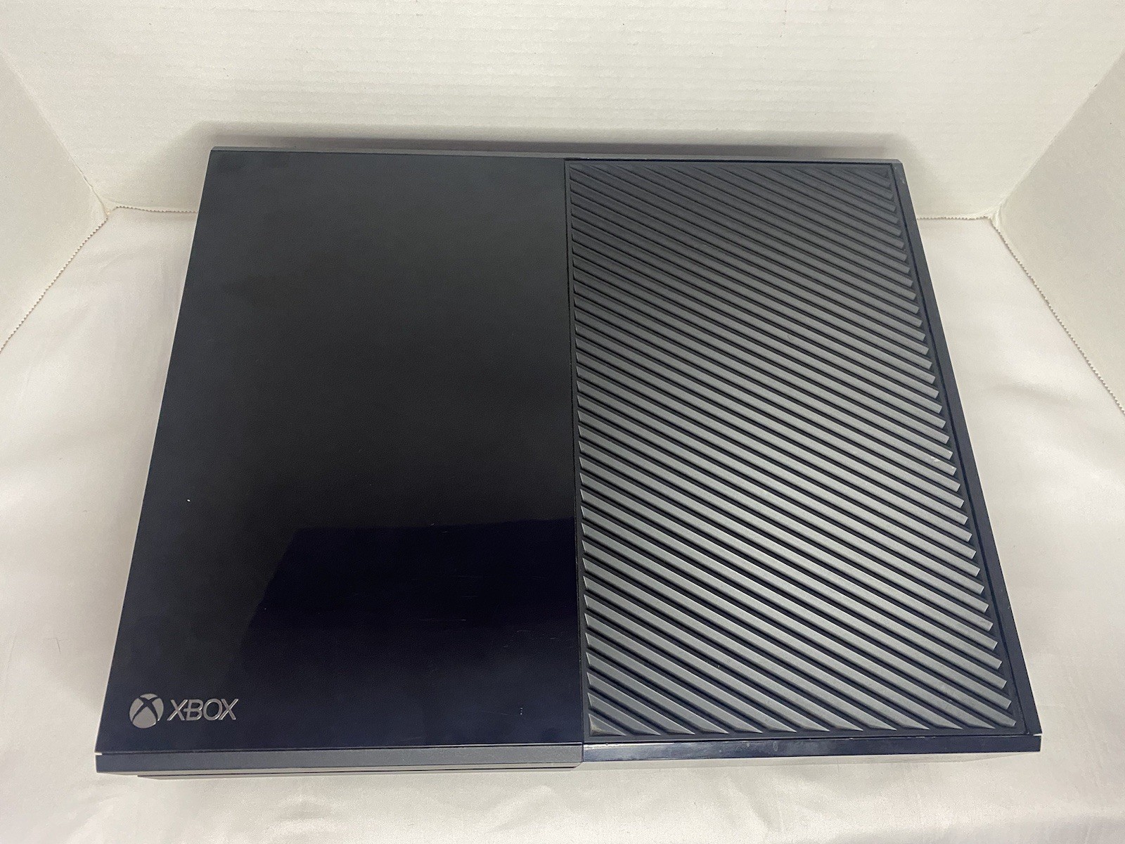 Microsoft original Xbox One console only 500GB – (1540) – Black – Tested/works