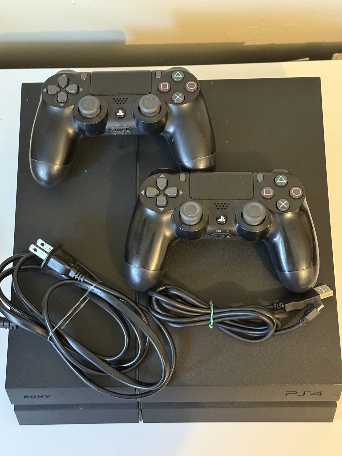 Sony PlayStation 4 500GB Game Console CUH-1215A Black W/ 2 Controllers Tested
