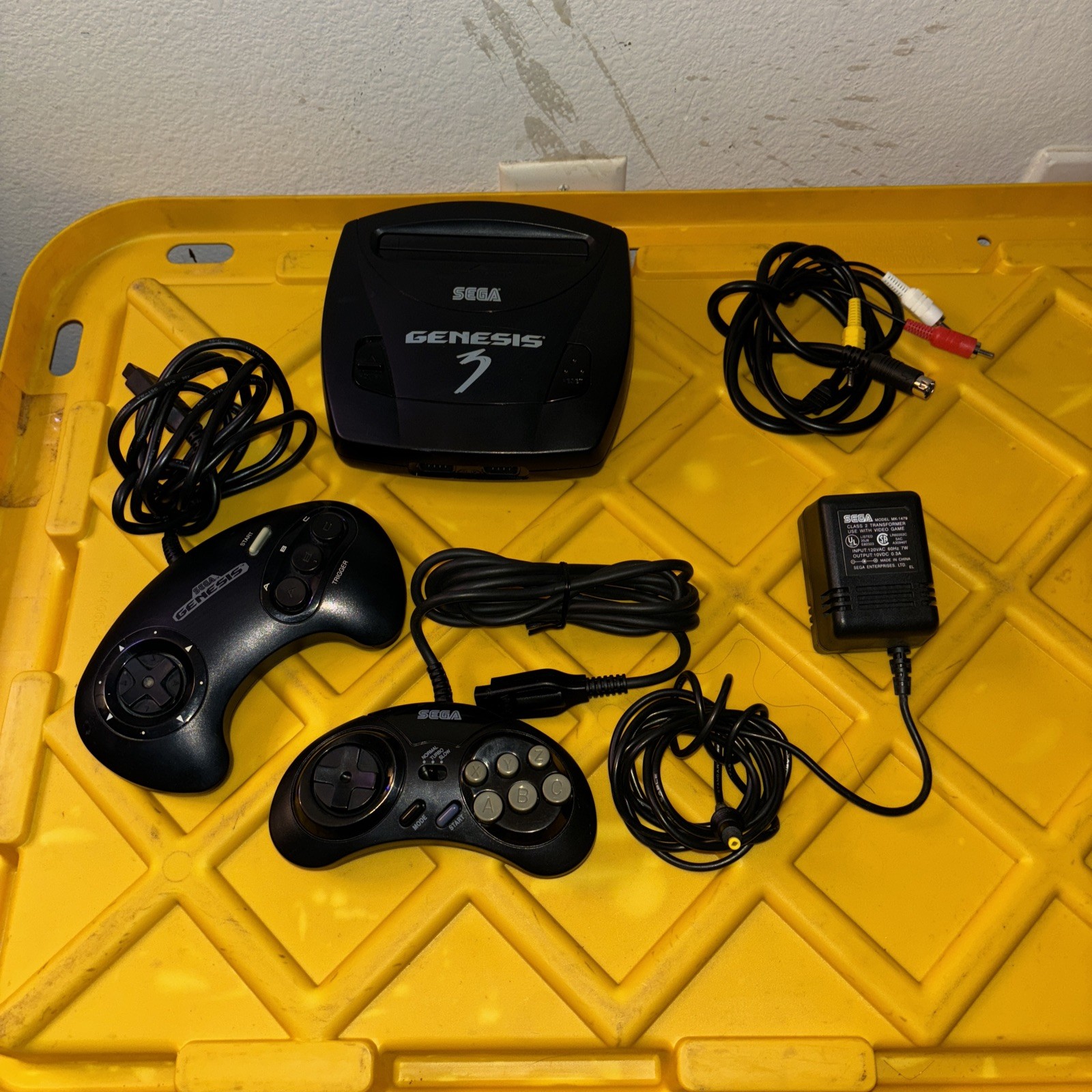 Sega Genesis Model 3 The Core System In Box Tested 2 controllers 6 games!
