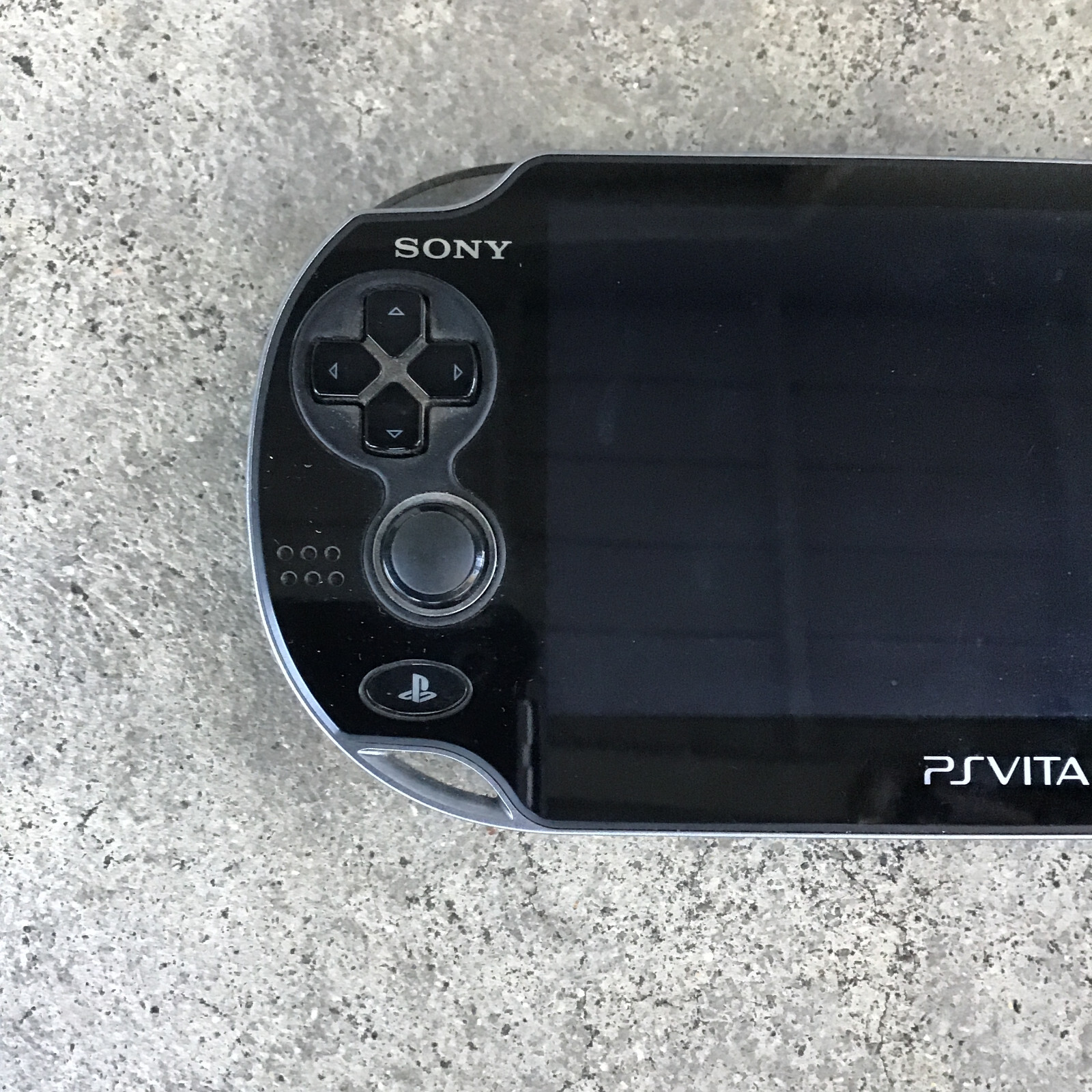 Sony PlayStation Vita PCH-1001 Black Handheld Console with OEM Charger Tested