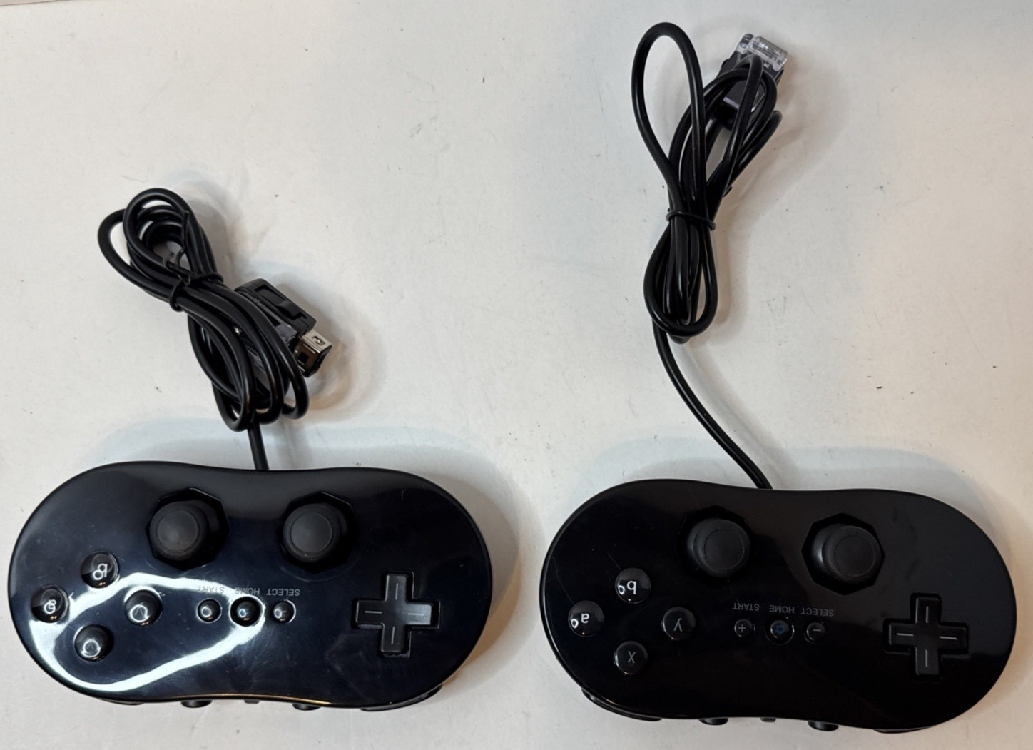 Nintendo Wii U Gaming System 32GB Console, Gamepad, Controllers, Complete Black
