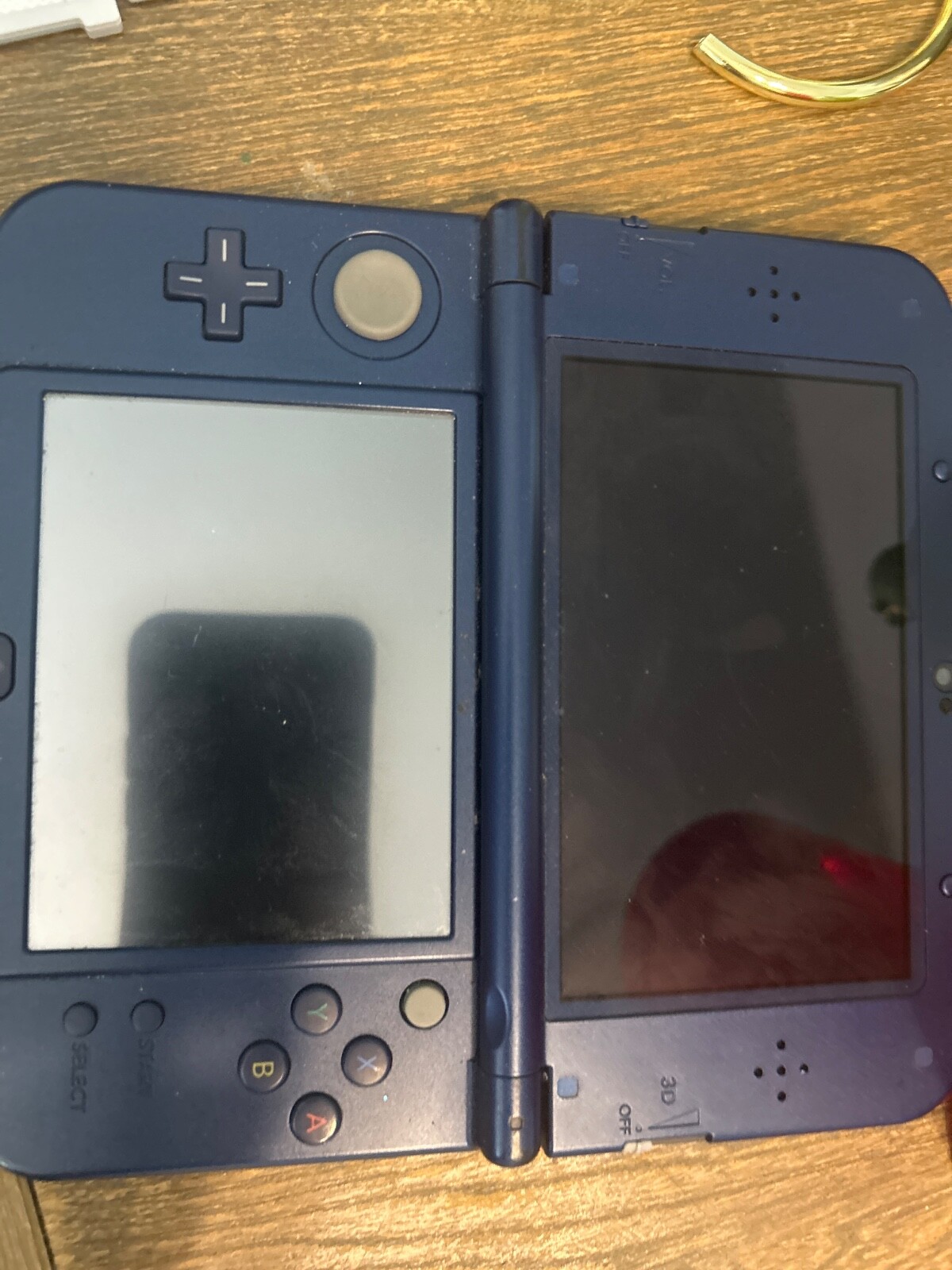 Nintendo New 3DS XL Galaxy Edition Handheld System Purple (Good Condition)
