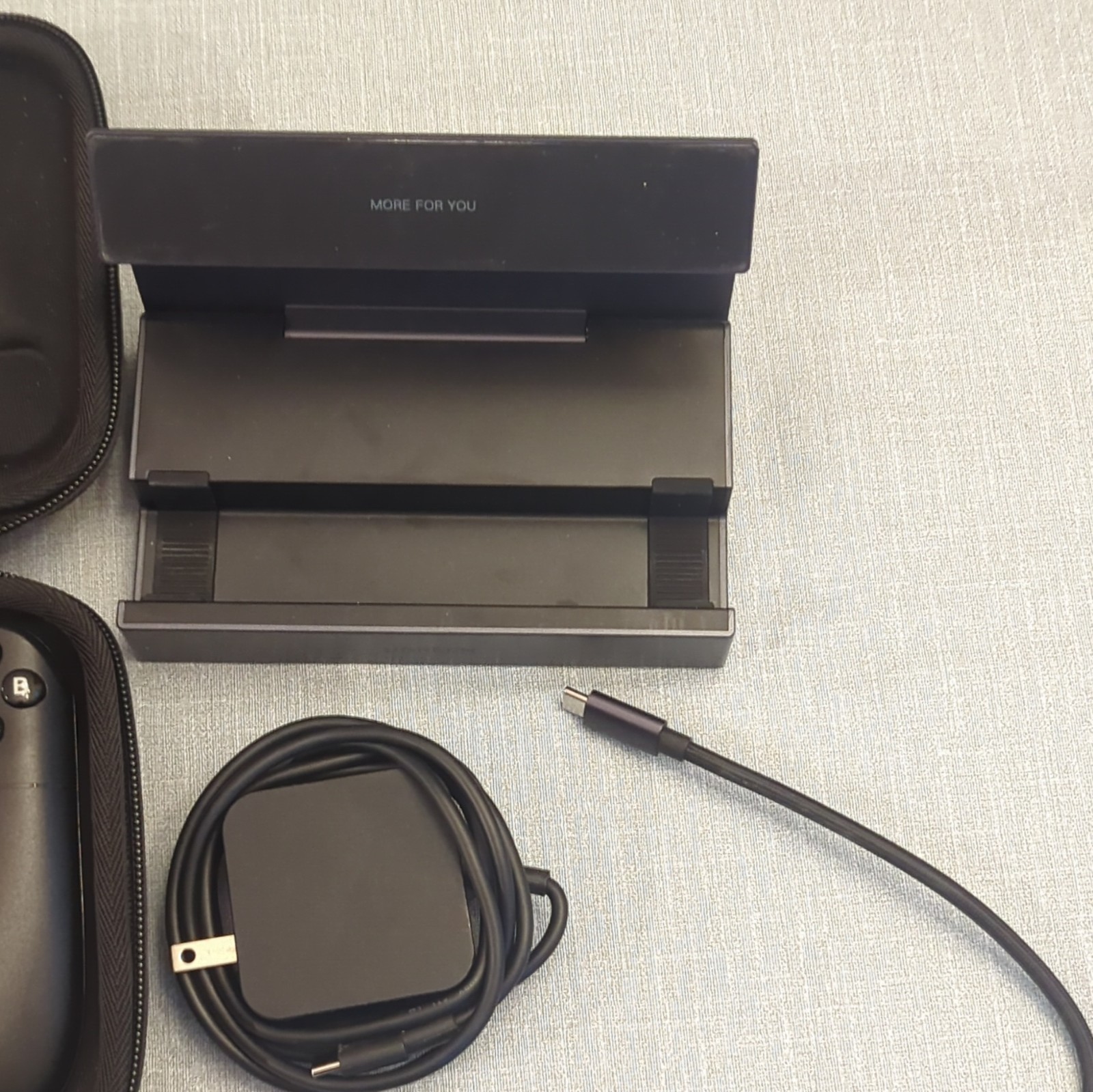 Valve Steam Deck 1TB Black Handheld w/ Case, Dock/Stand & USB-C Charger