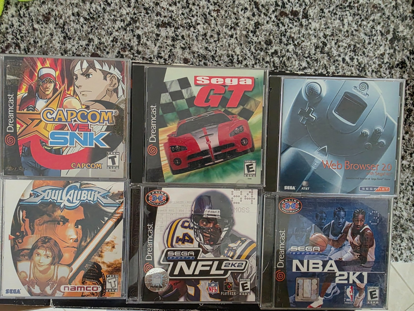 SEGA Dreamcast HKT-3020 Home Console Bundle w multiple games TESTED