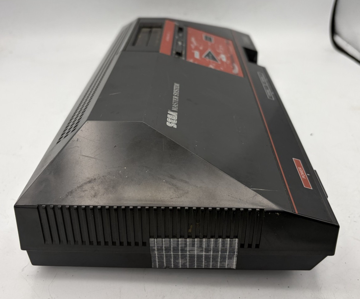 Sega Master System M4J MK-2000 computer game console only