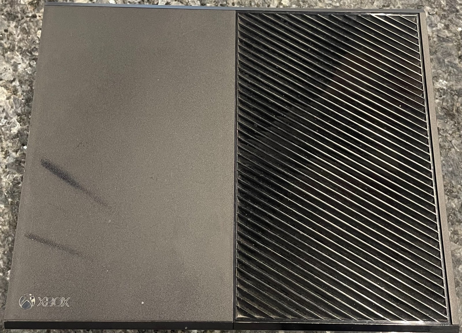 WELL KEPT Microsoft Xbox One 1540 500GB Console BUNDLE w/ 5 games ON SALE NOW !!