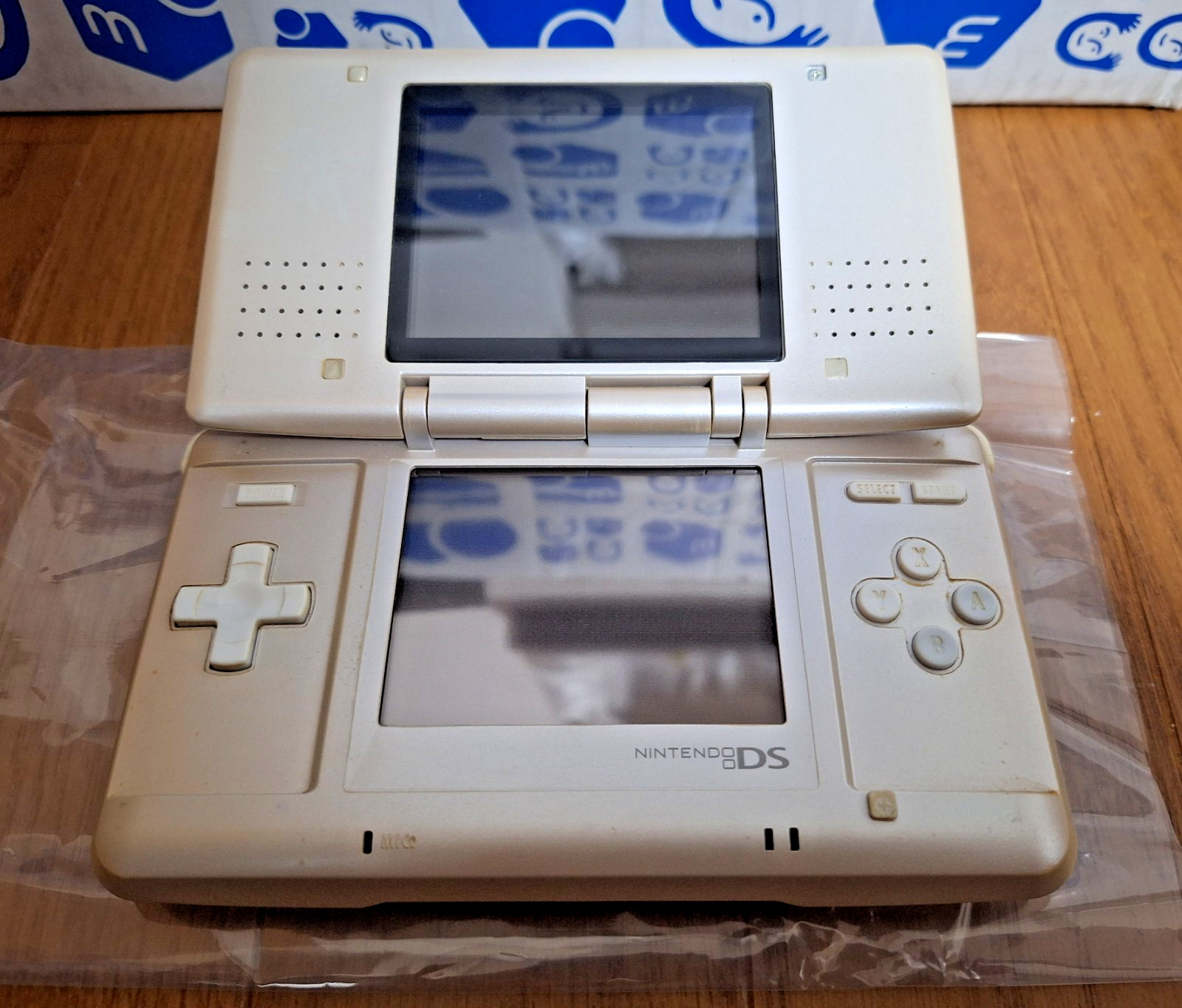 Nintendo DS Mew Limited Edition Pokemon Center Console *BEAUTIFUL BOX*