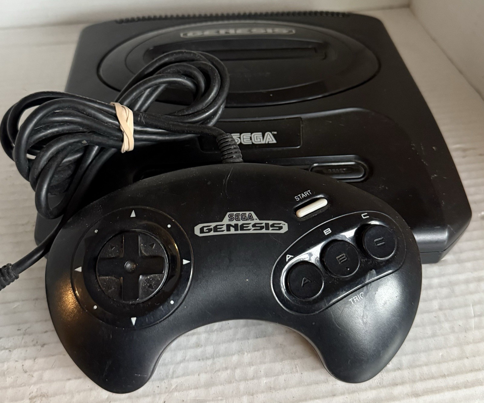SEGA Genesis II Console w Controller – Black – No Wires