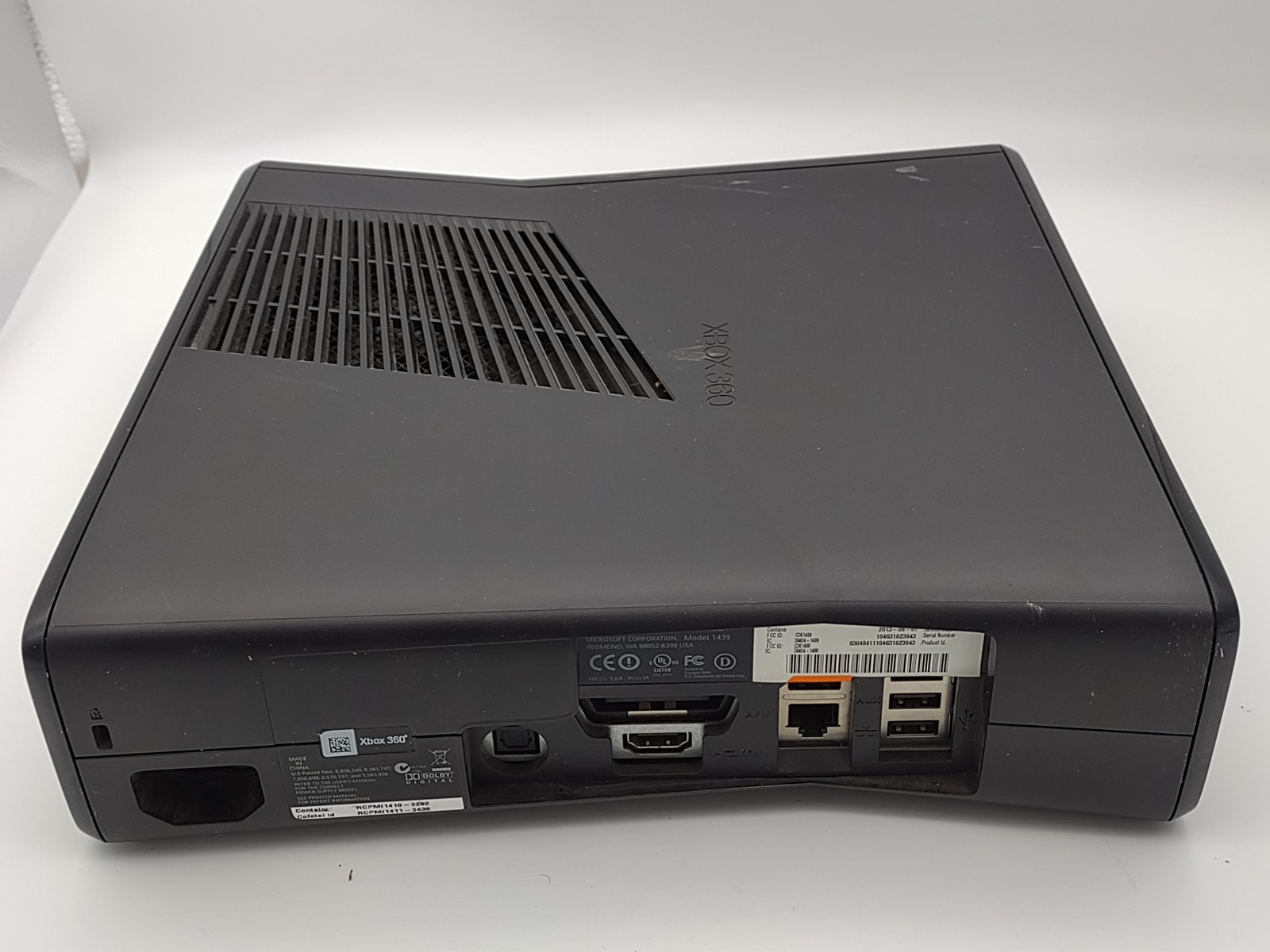 Xbox 360 S Slim 4GB Black Console System 2 Controllers Microsoft Lot Model 1439