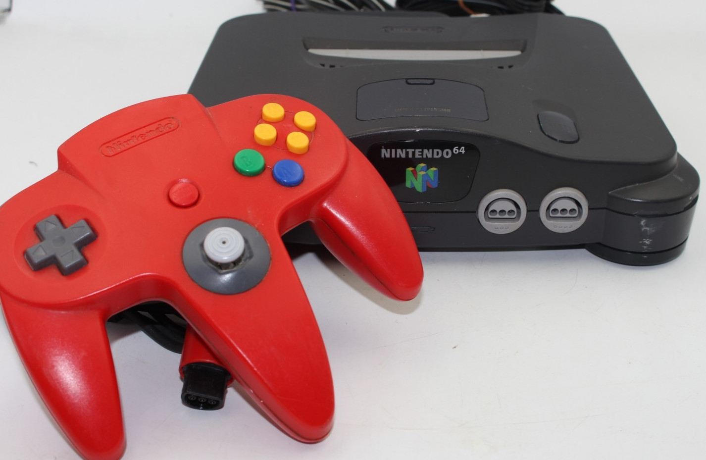 Nintendo 64 Gray Console NUS-001(USA) NTSC-U w/ Controller & Cables Works, Crack