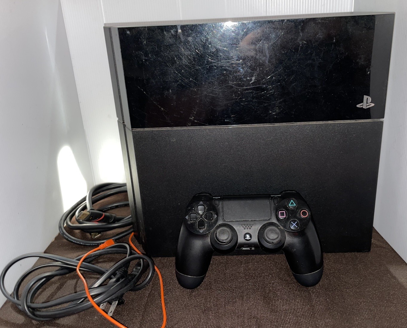 Sony PlayStation 4 500GB Gaming Console – Black cords/ Controller.