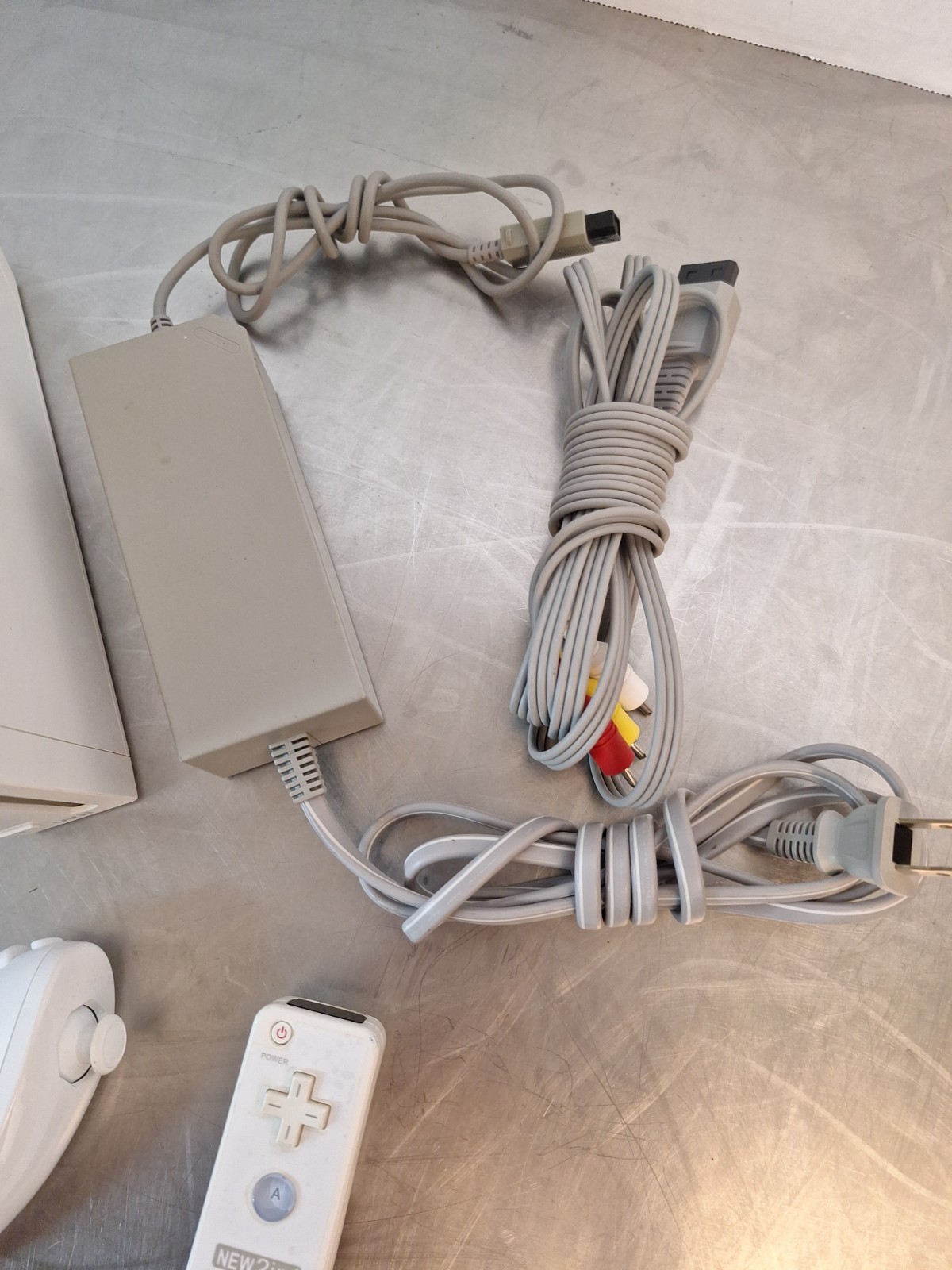 Nintendo Wii Game Console RVL-001 Bundle, USA Version, White