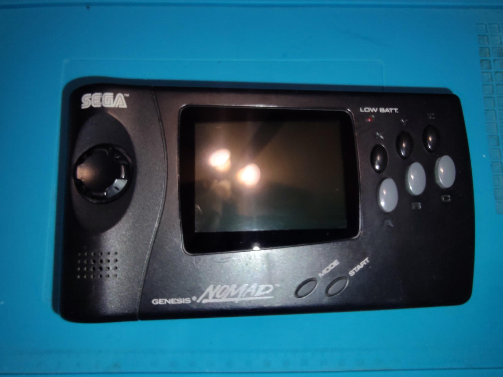 Sega Nomad 5V LCD mod, new glass lens, new DC in power jack (not Recapped)