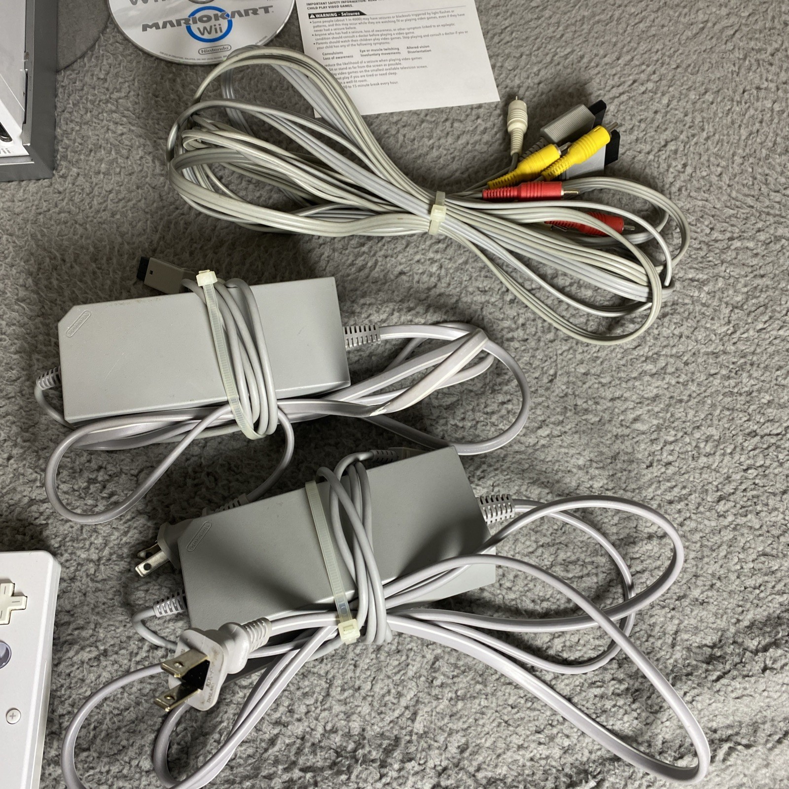 wii console bundle W/4 Controllers Extra Game Cords 2 Games. As Is. Tested Works
