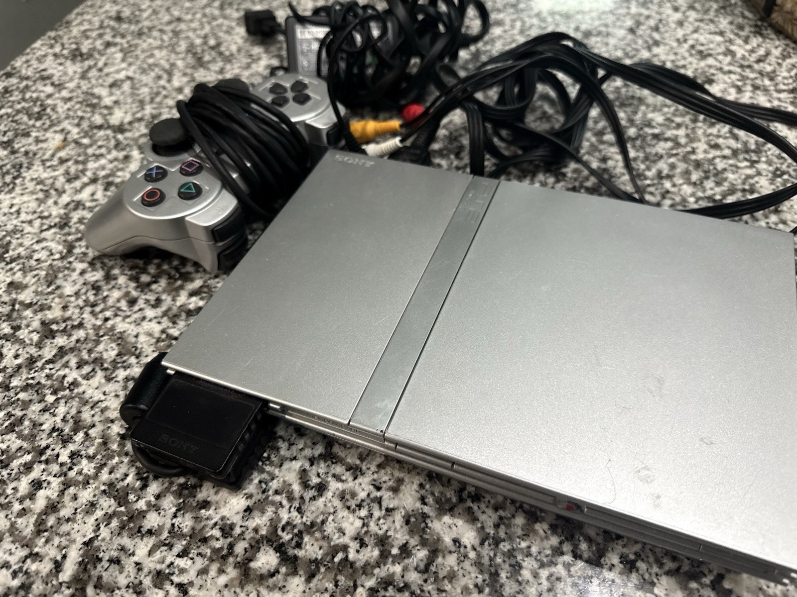 Sony PlayStation 2 Slim Silver Console Bundle 1 Controller COD 3 included