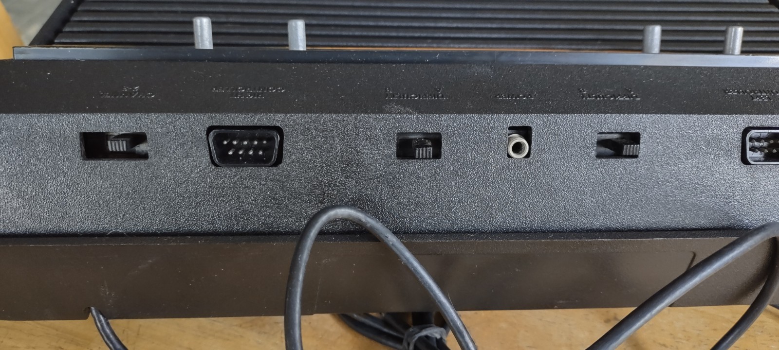 Atari 2600 Vintage Game Console Woodgrain Complete and with Adapter and 3 Games
