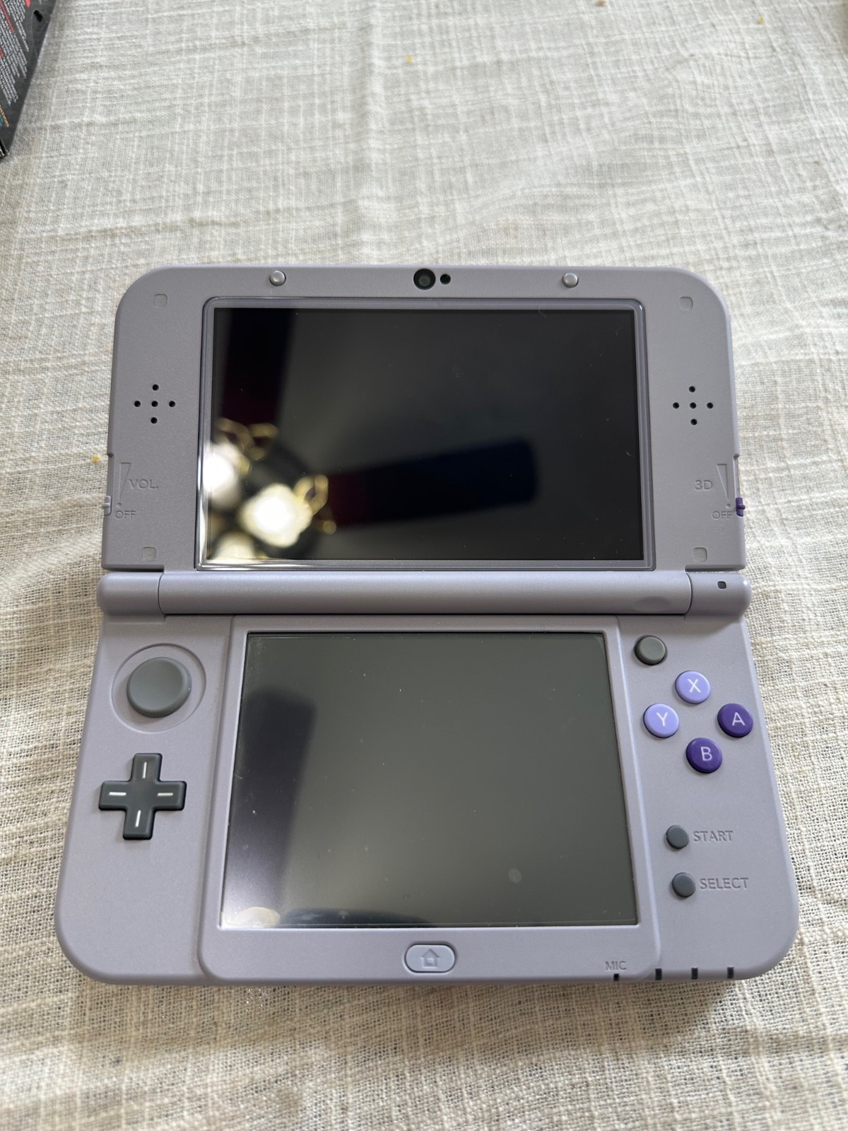 New Nintendo 3DS XL SNES Edition Gray 4 GB w/ Box and Charger