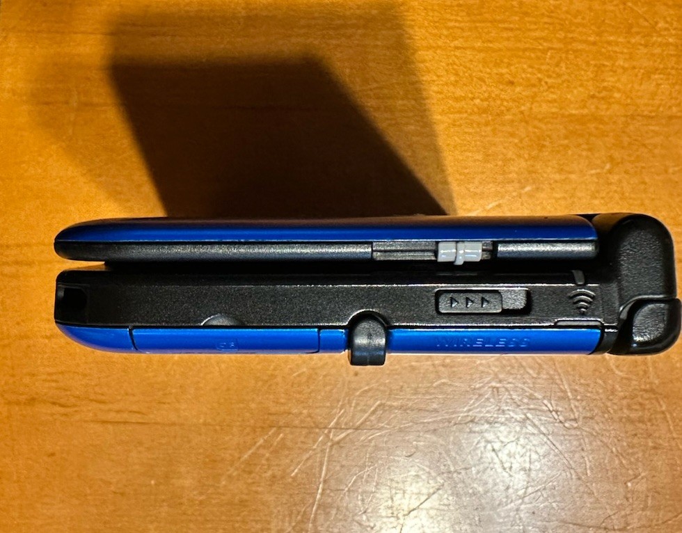 Nintendo 3DS XL Console+ Carrying Case – Game Not Included -Tested – No Charger