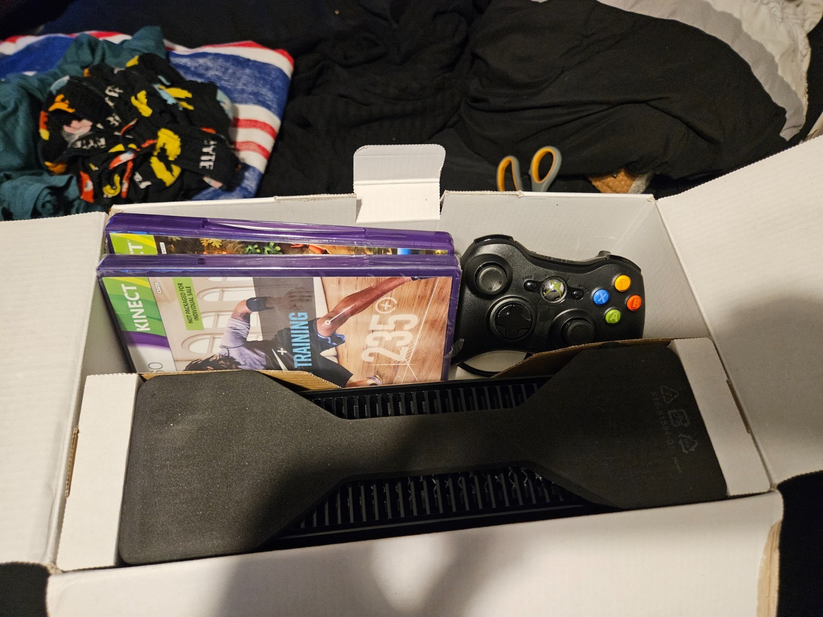 Microsoft Xbox 360 S Gaming Console and Kinect – Black 4GB