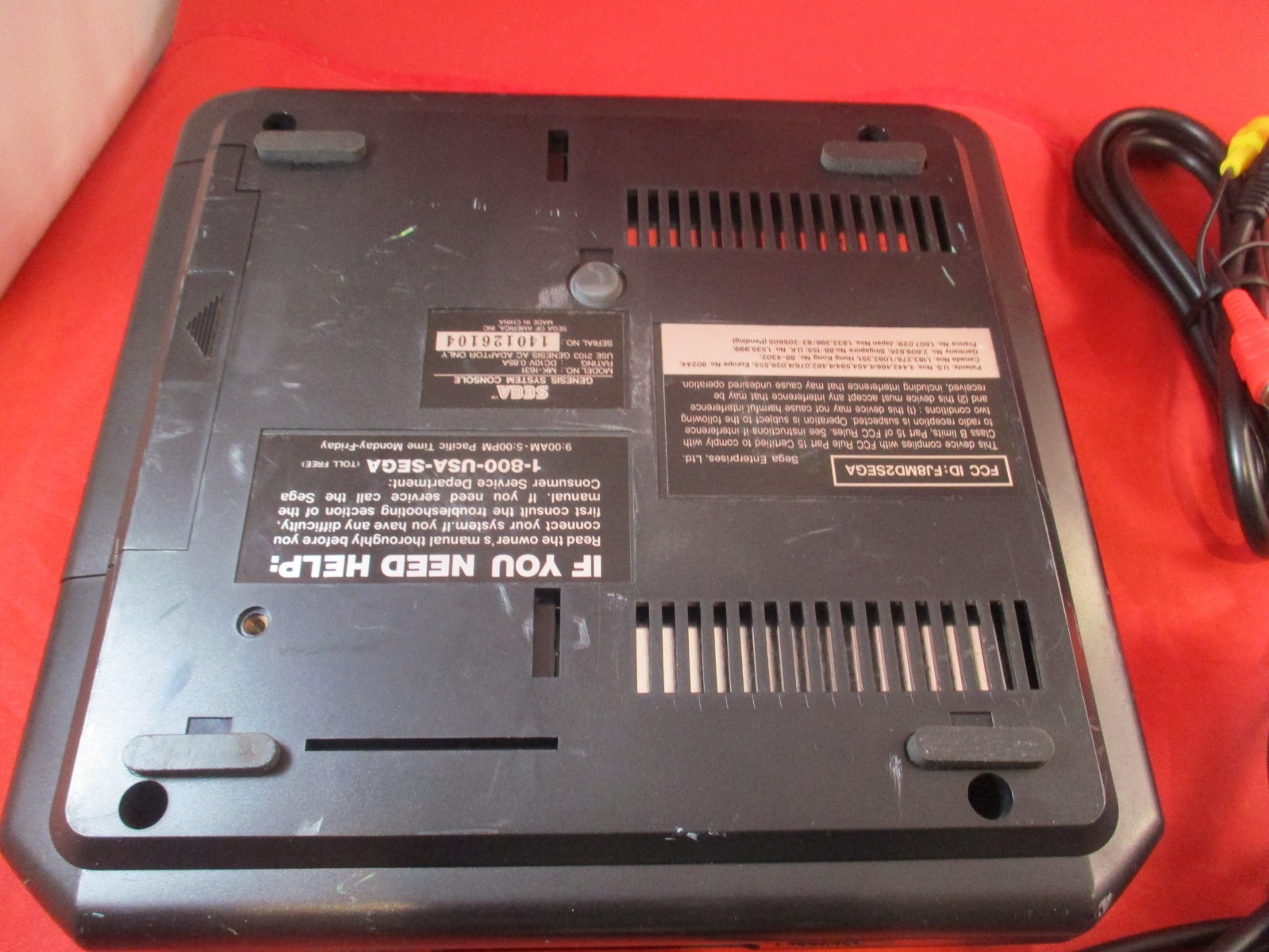 Sega Genesis Model 2 Console System *slight flaw* w/2-6Button Controllr AV Power