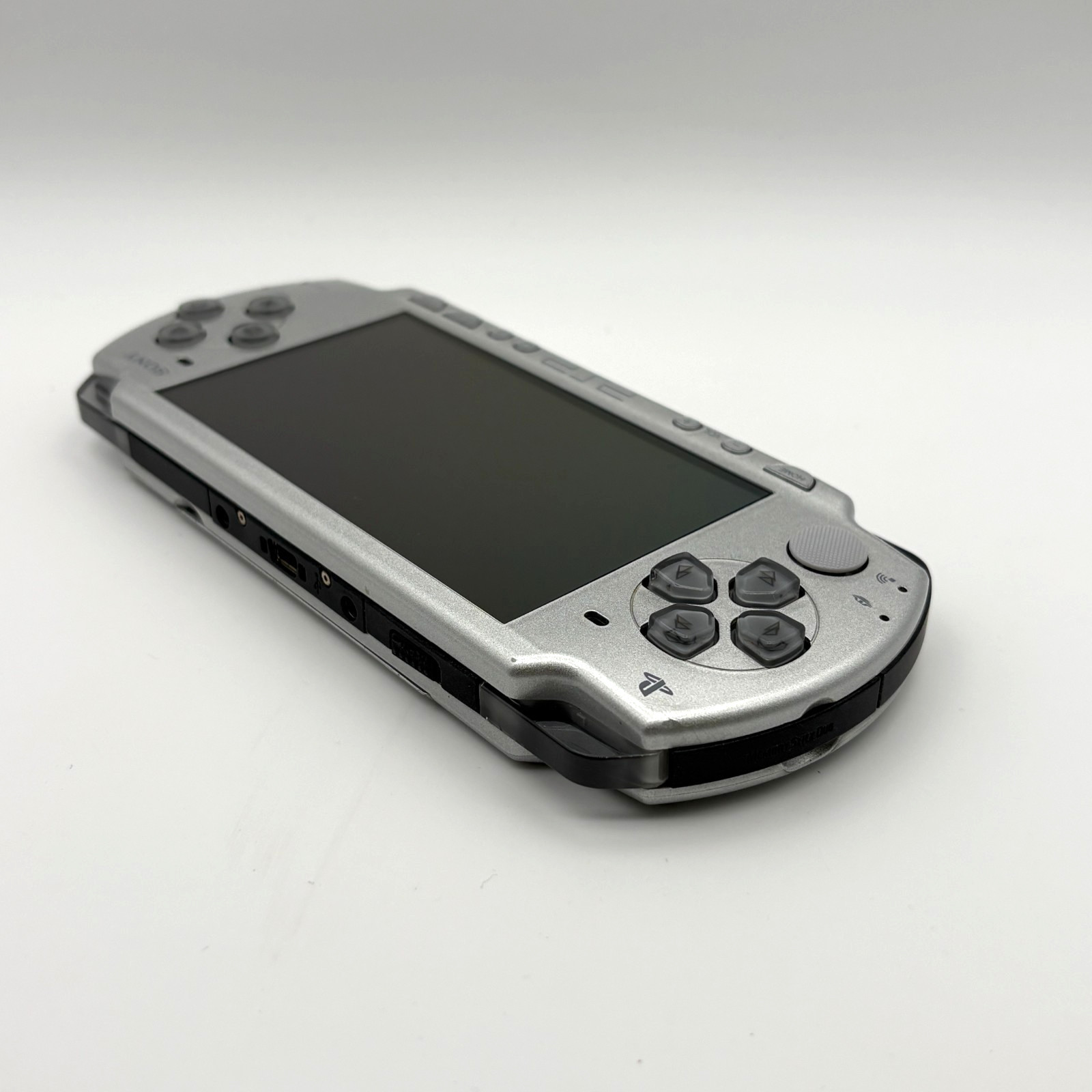 Sony PSP-2000 Final Fantasy Ⅶ Crisis Core 10th Anniversary Limited Console