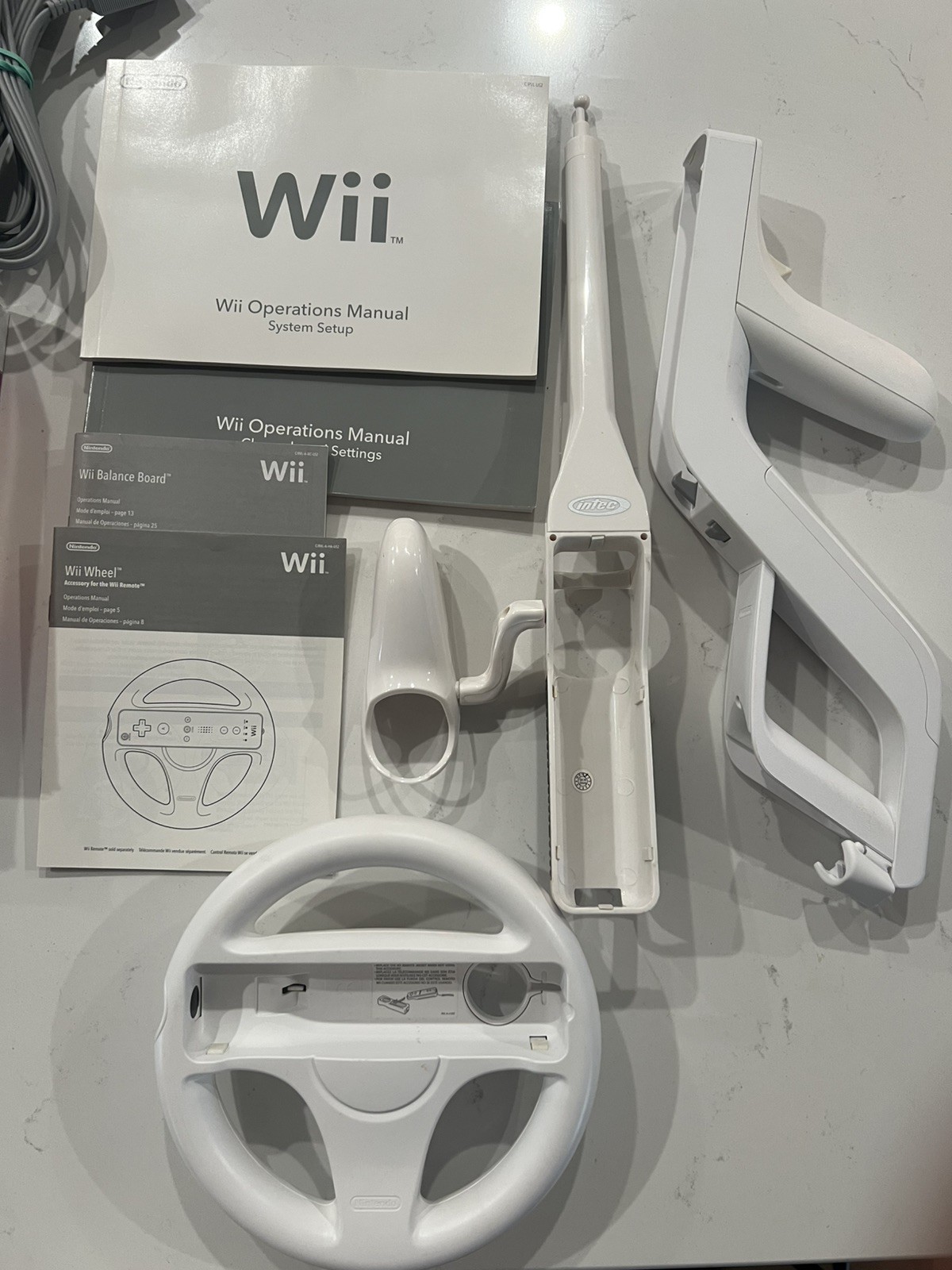 Nintendo Wii RVL-001 GameCube Compatible With 19 Games and More. Tested.