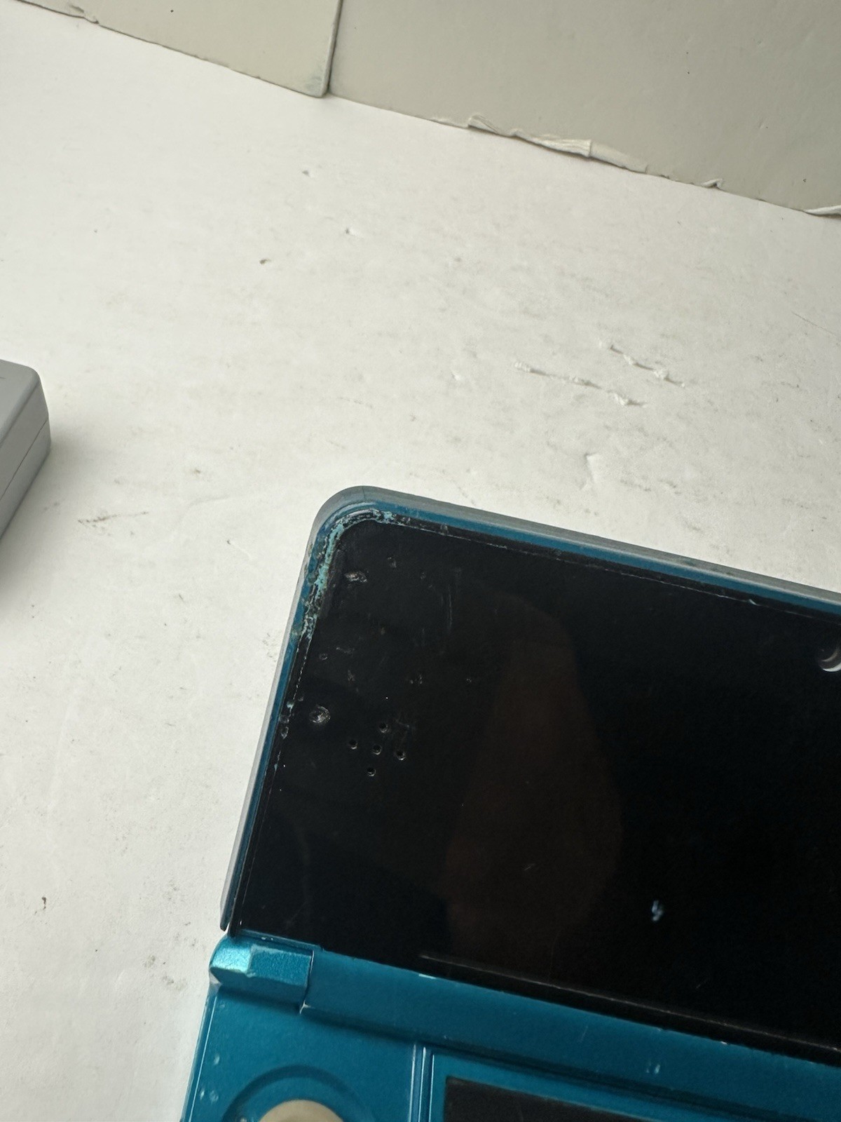 Nintendo 3DS Handheld Console – Aqua Blue (Teal) BUNDLE Cosmetic Wear Read