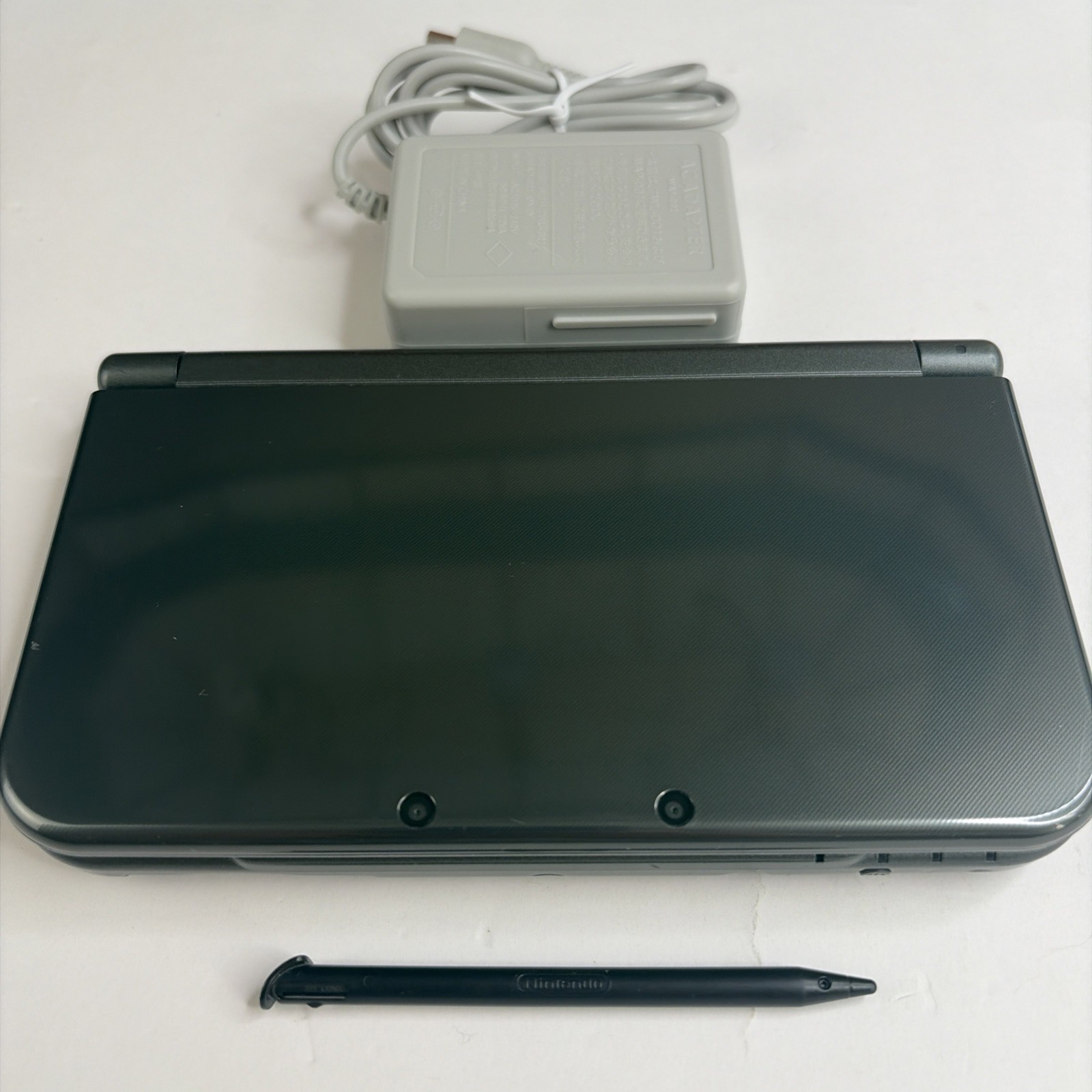 Clean! New Nintendo 3DS XL Gray Black Console Charger Stylus US Version