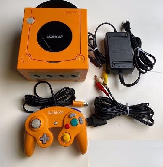 Nintendo GameCube Launch Edition Spice Orange Console controller NTSC-J