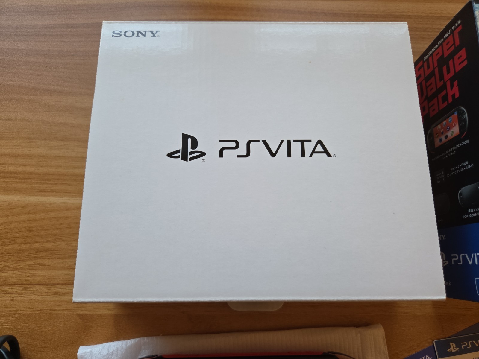 Sony PS Vita PCH-2000 Red Black Slim Console Super Value Pack
