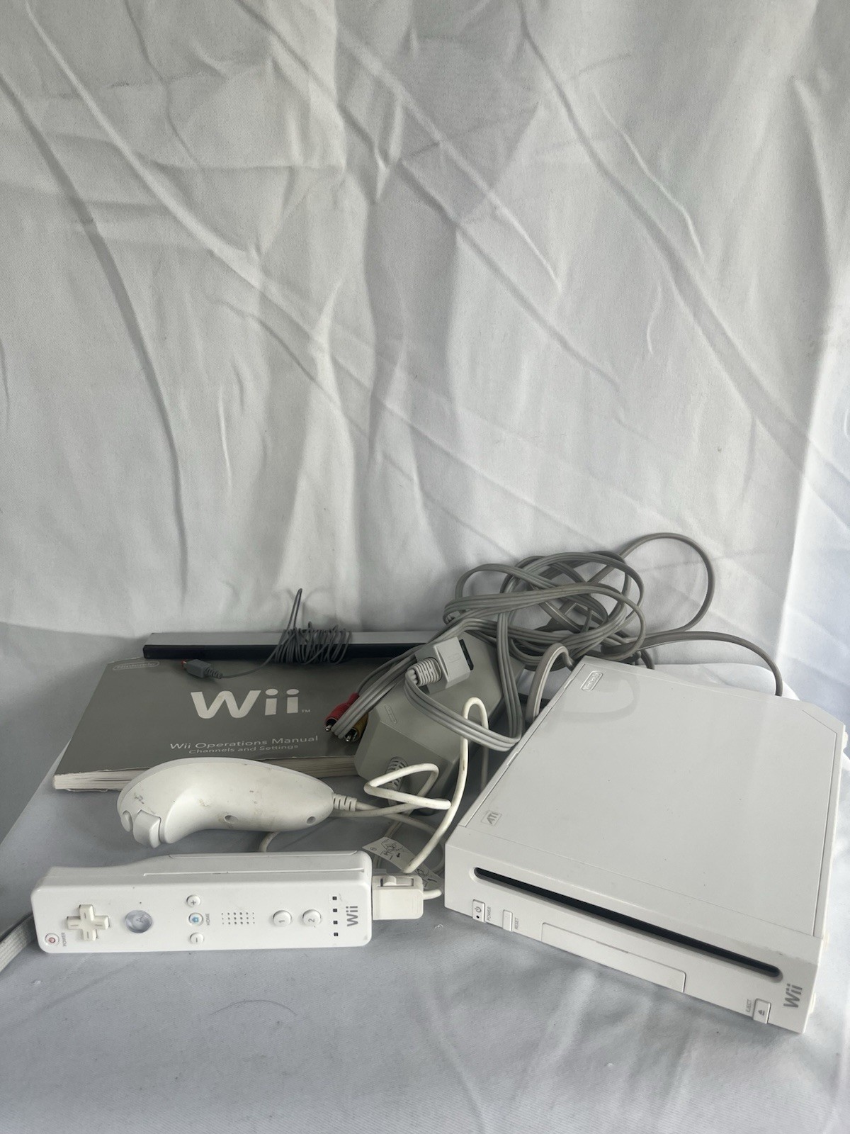 Nintendo Wii Tested and working NTSC-U/C w Remote, Nunchuk, Cables complete
