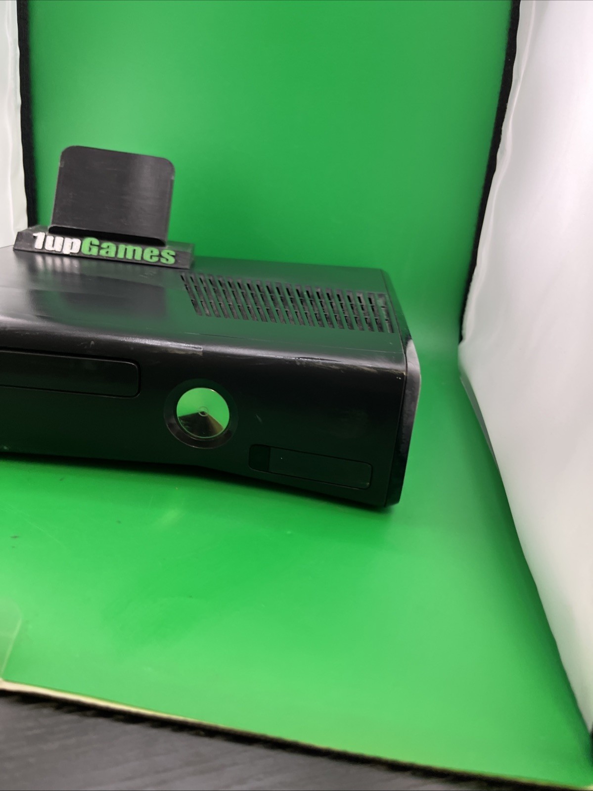 Microsoft Xbox 360 S 4GB Console – Black (1439) For Parts Or Repair (T16)