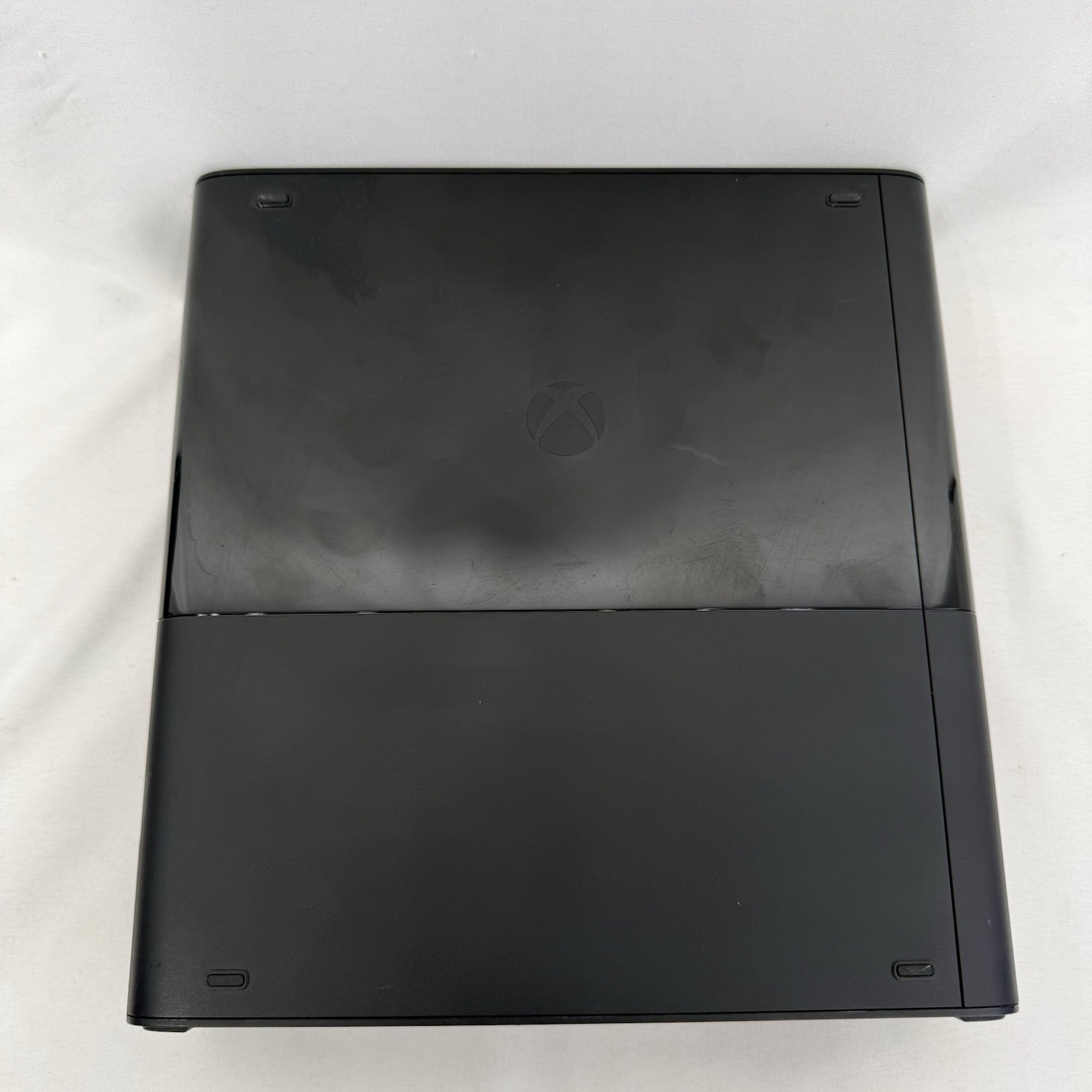 Microsoft Xbox 360 E Console – 250 GB – Model 1538 w/ OEM Controller & Cables