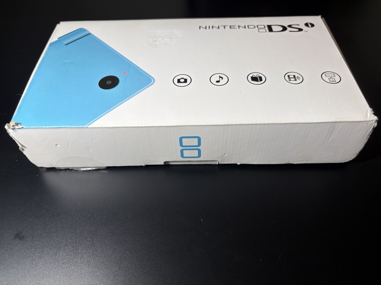 Nintendo DSi Handheld Game Console Blue Complete In Box Very Good