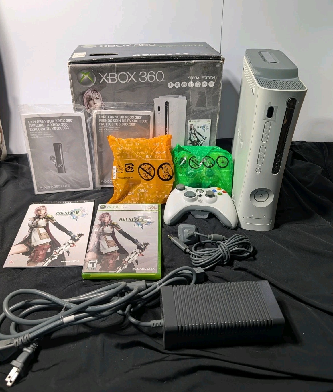 Xbox 360 Special Edition Final Fantasy XIII Console Bundle 250GB Near-Mint Set