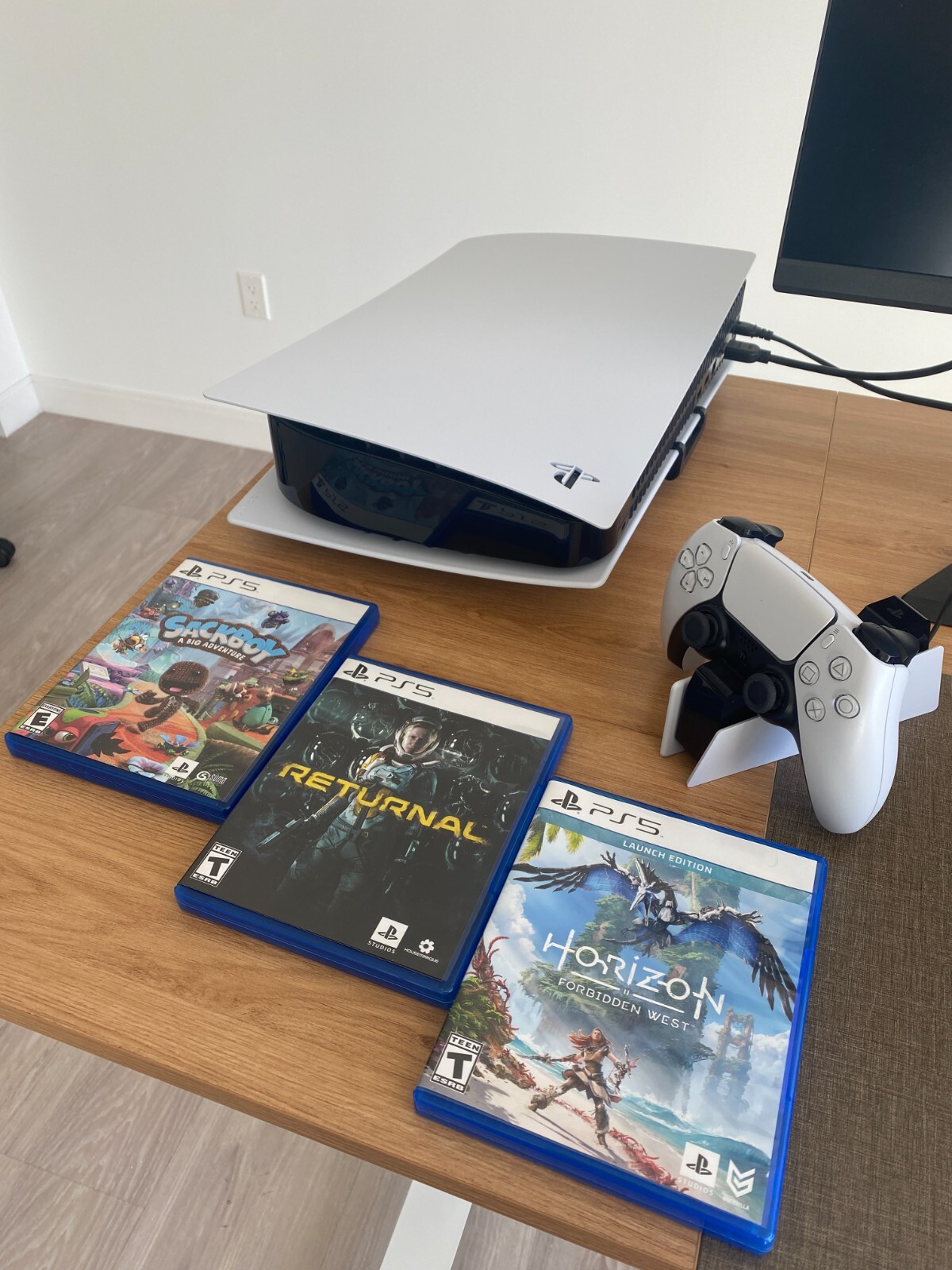 Sony CFI-1215A PS5 Blu-Ray Edition Console – White with some games