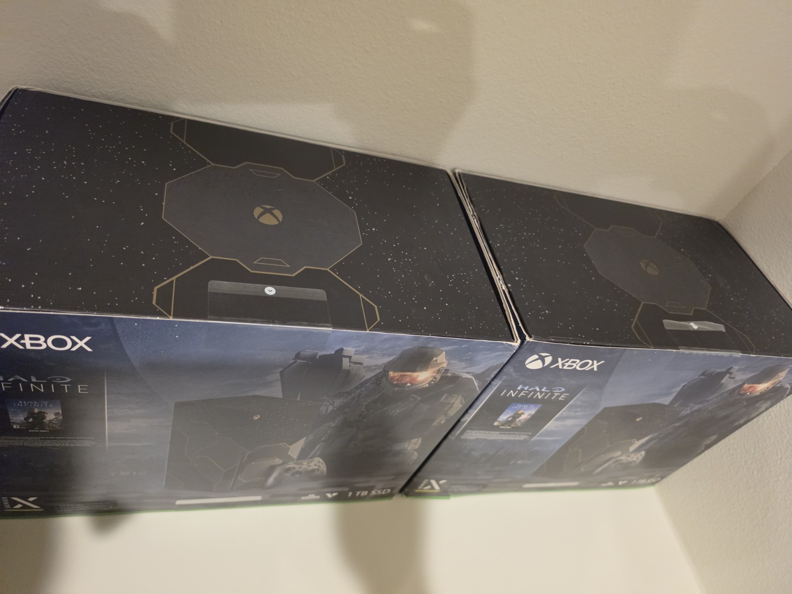 NEW-Microsoft Xbox Series X Halo Infinite Limited Edition Bundle 1TB 4K Blu-Ray.