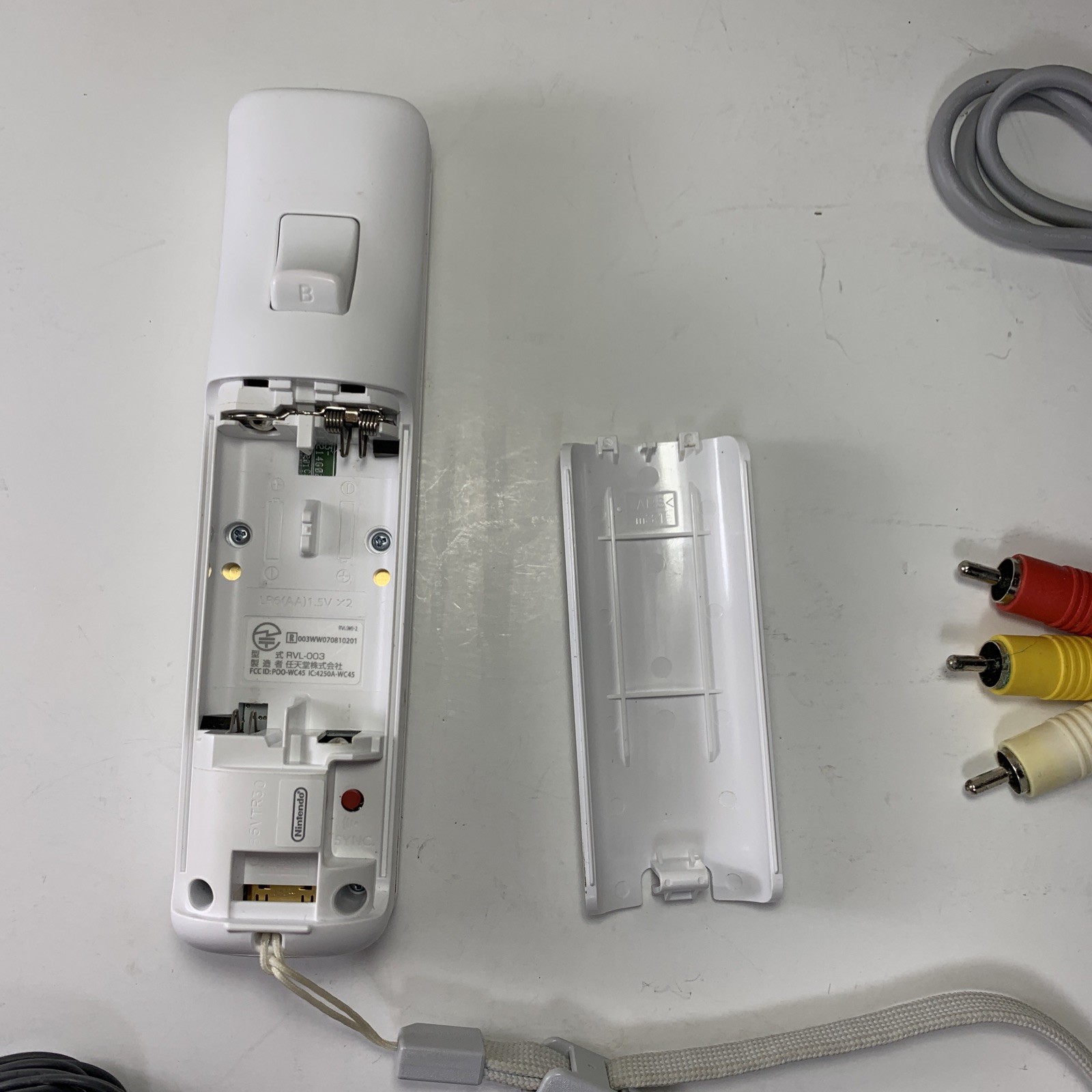 Nintendo Wii RVL-001 512 MB Home Console Bundle White Tested