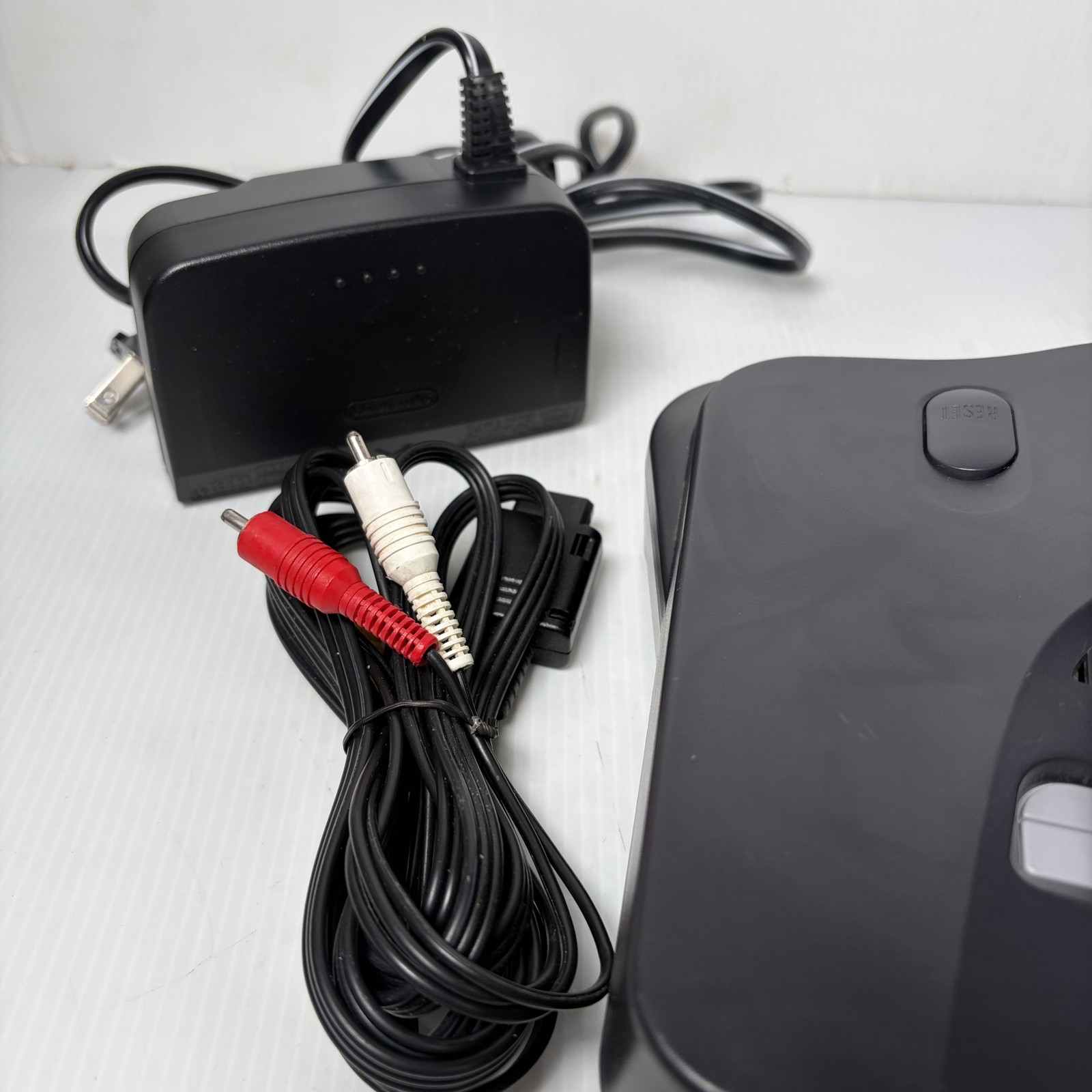 Nintendo 64 N64 Console System Gray NUS-001(USA) with OEM Controller & Cables