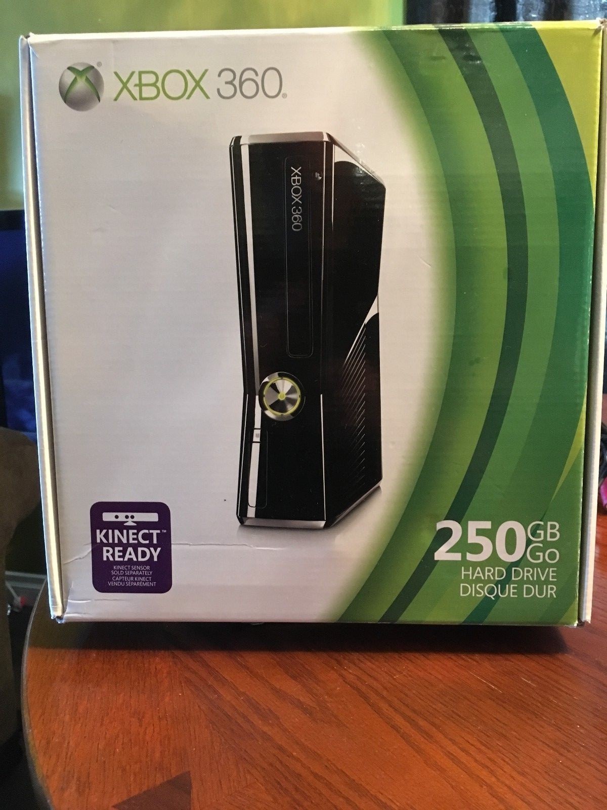 Microsoft Xbox 360 S Console w/250GB Gloss Black 2 Controllers + 8 games + HDMI
